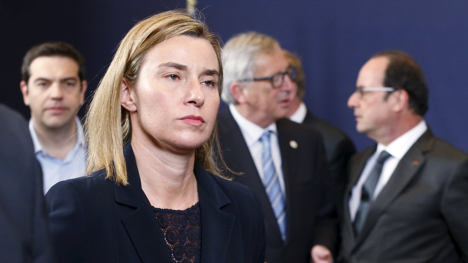 Šéfka EU Federica Mogheriniová na mimoøádném summitu.