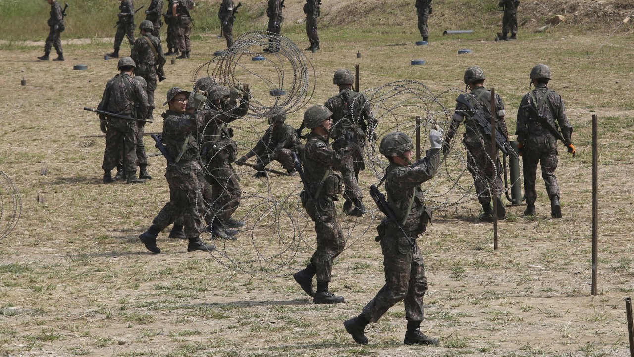 Jin Korea provd vojensk cvien v reakci na test KLDR