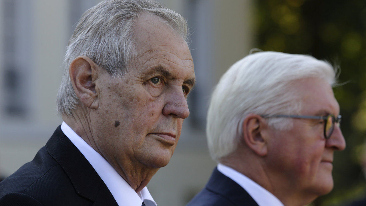 Prezident Milo Zeman a jeho nmeck protjek Frank-Walter Steinmeier.