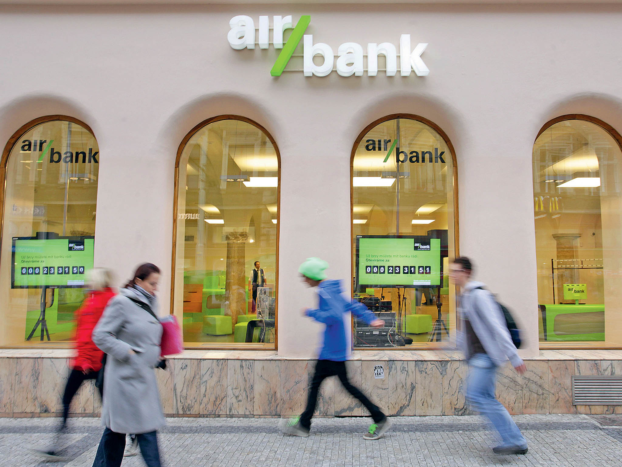 S kým spolupracuje Air Bank?