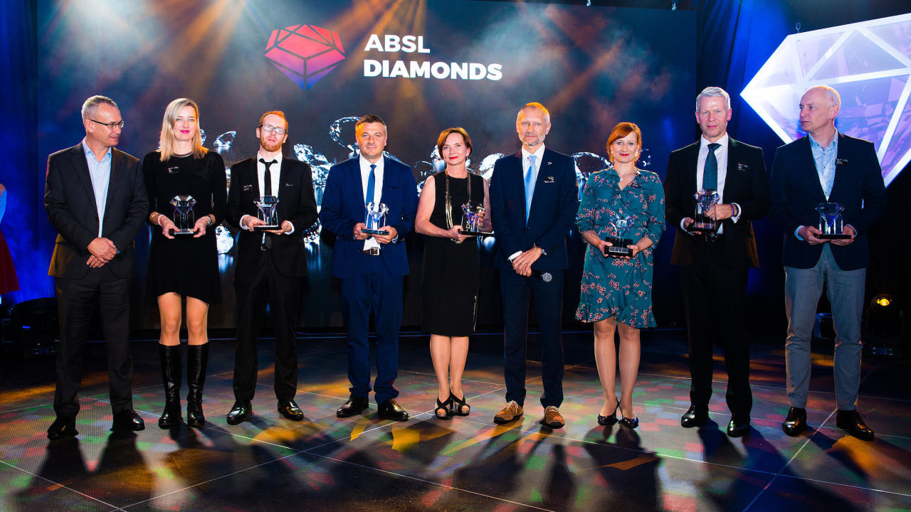 ABSL rozdala sedm diamant za inovace v oboru podnikovch slueb v R