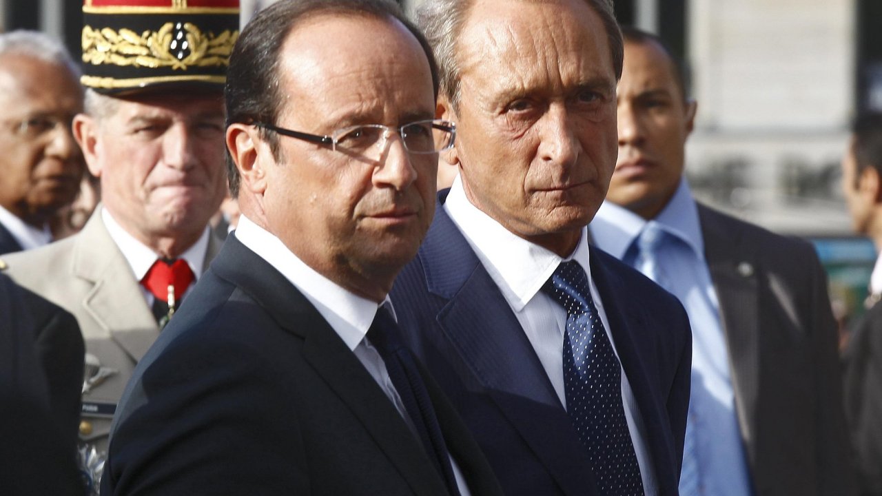 Franois Hollande se starostou Pae Bertrandem Delanoem (vpravo)