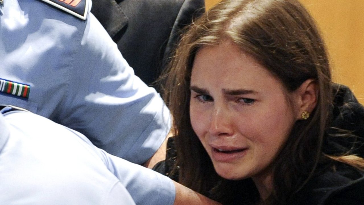 Amanda Knoxov po vyslechnut rozsudku o zprotn obvinn
