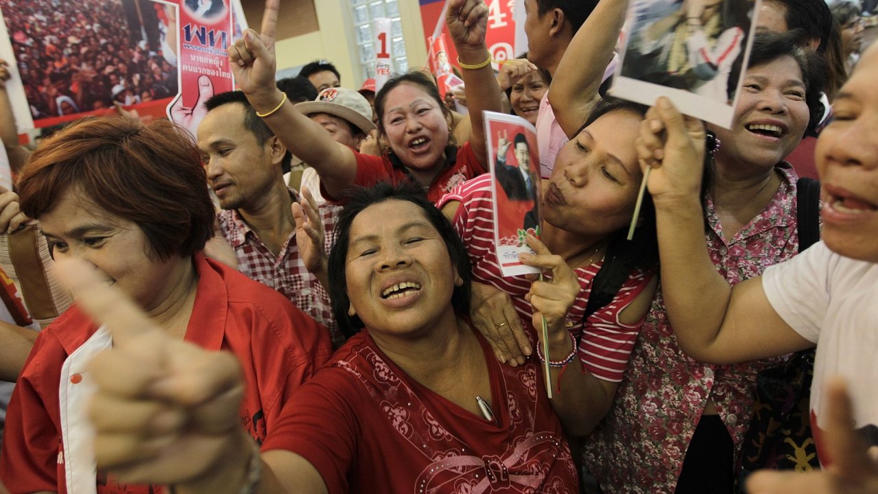 Pznivci thajsk opozice slav vtzstv ve volbch