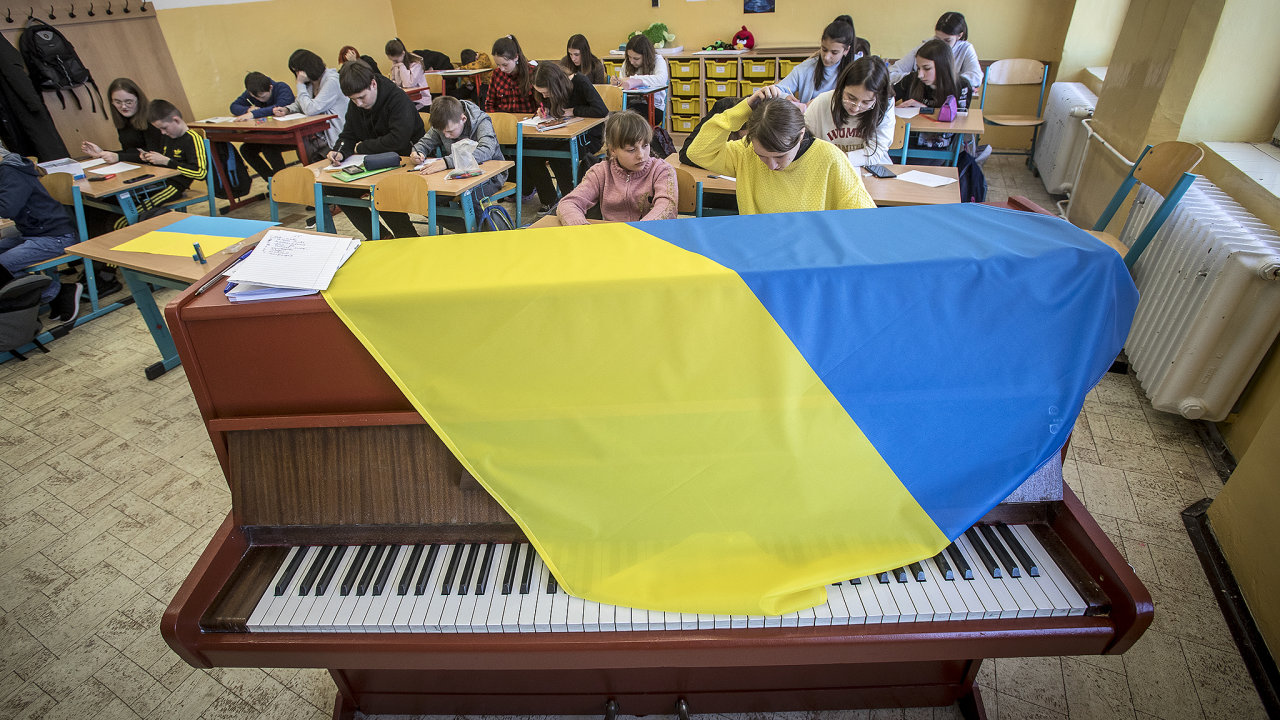Ukrajinské uèitelky Základní školy