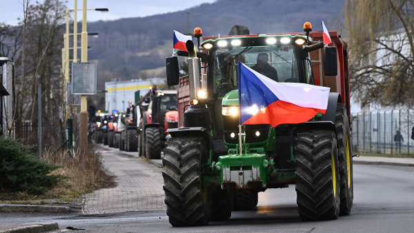 Chtějí zablokovat Prahu traktory. Kdo stojí za chystaným protestem, od něhož dávají sedláci ruce pryč