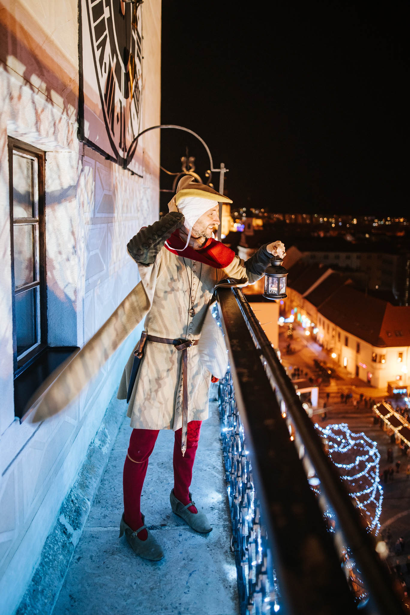 Výstup na věž s průvodcem s lucernou je oblíbeným zážitkem v Trnavě. (Foto: Trnavský kraj zážitkov) Výstup na věž s průvodcem s lucernou je oblíbeným zážitkem v Trnavě.