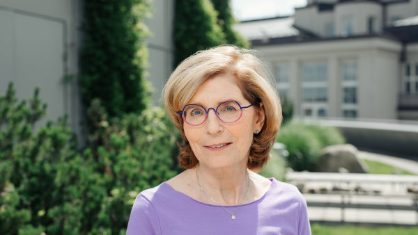 Peníze z patentů profesora Holého jim změnily život. Nyní se Dvořákovi snaží, aby jejich čtvrtmiliarda pomáhala navěky české vědě