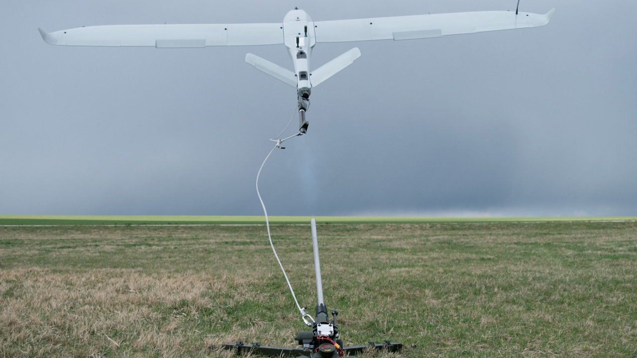 V�znamn�m v�robcem pr�zkumn�ch i��to�n�ch dron� v��esku je firma U&C UAS....
