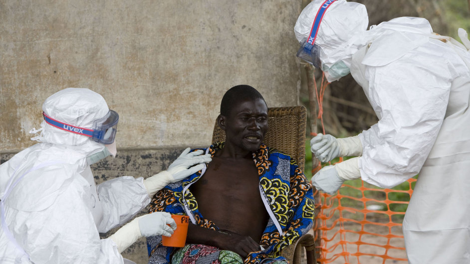 Lékaøi zaèínají testovat vakcínu proti viru Ebola na lide, ilustraèní foto