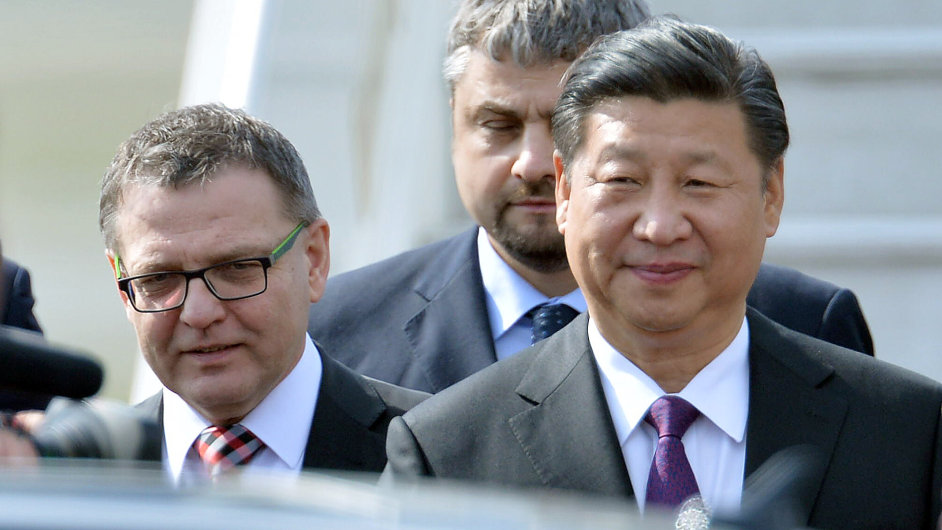 Èínský prezident Si �in-pching a ministr zahranièí Lubomír Zaorálek