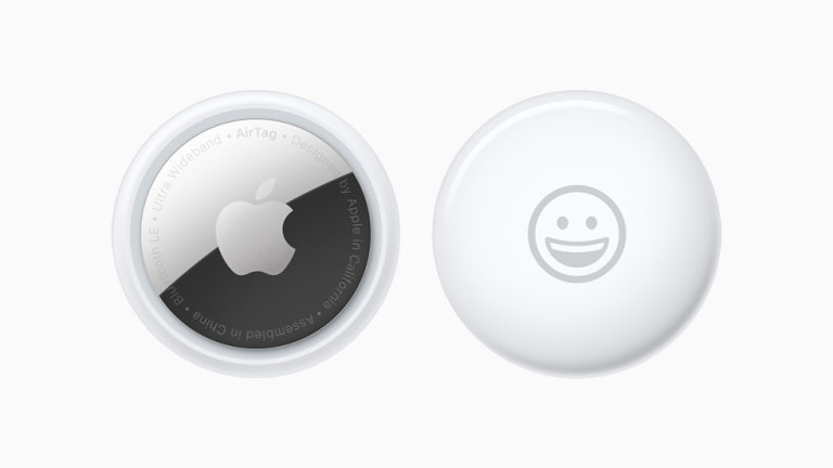 Apple Airtag kombinuje plast a ocel a m vymnitelnou baterii