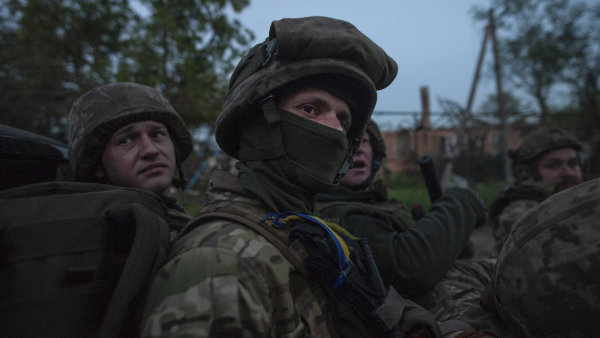 Není to holywoodský film. Ukrajinci na bojišti postupují pomaleji, než by bylo žádoucí, připustil Zelenskyj