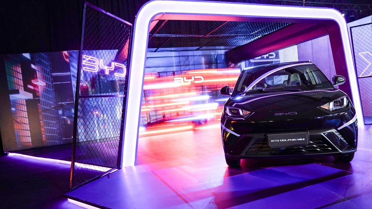 Dodaten cla se dotknou i firmy BYD, nejspnjho nskho vrobce elektromobil.