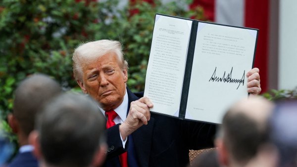 Čína odsoudila zavedení amerických cel, v odvetě zatíží veškerý dovoz z USA dodatečným tarifem 34 procent.