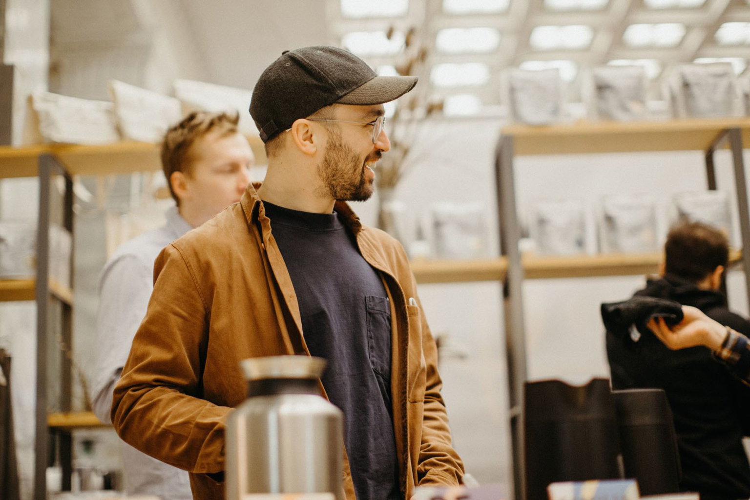 ihned 02 06 2025 Komunita a vzdA lA vA nA ProAT Father s Coffee Roastery investuje do lidA kolem sebe DoplL ujA cA obrA zek 1