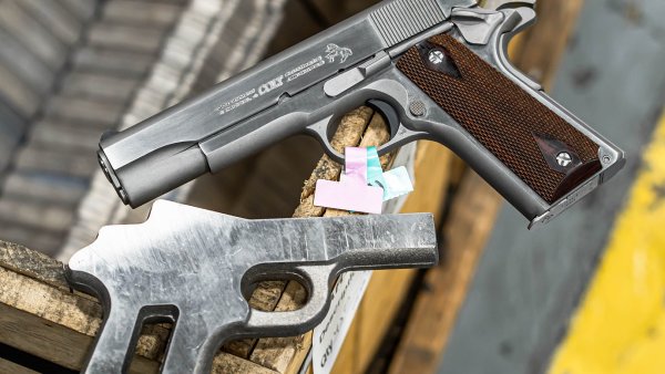 N�r�st tr�eb zaznamenal Colt CZ zejm�na u z�kazn�k� z ozbrojen�ch slo�ek.