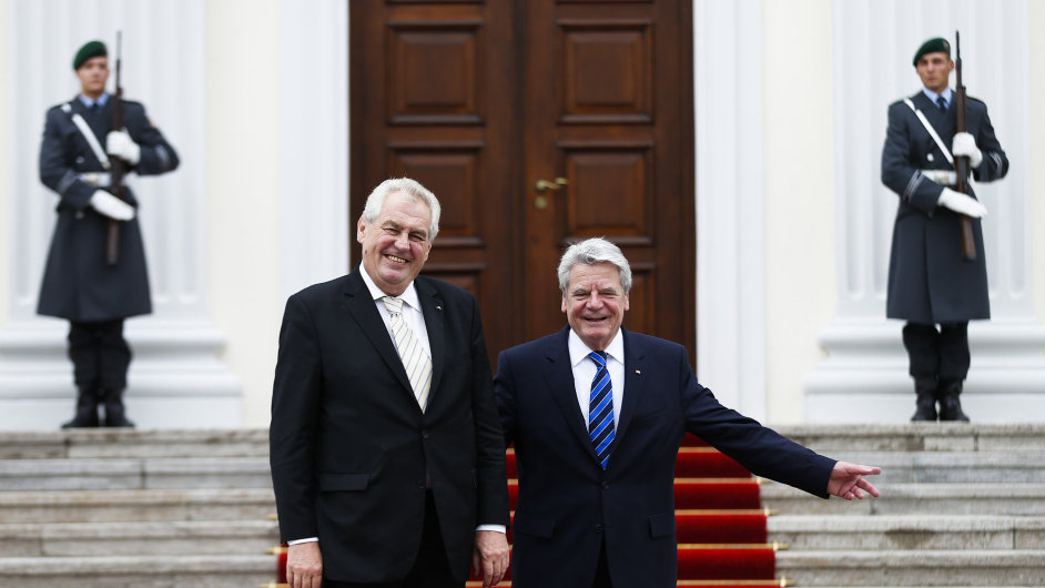 Nmeck prezident Joachim Gauck s Miloem Zemanem.