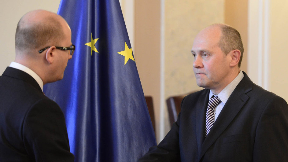 Nmstek pro sttn slubu Josef Postrneck sloil slib eskmu ednictvu.