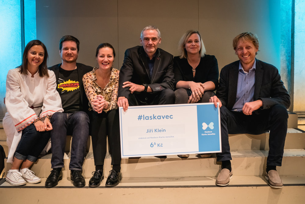 Zástupci Nadace Karla Janečka a oceněný laskavec Jiří Klein