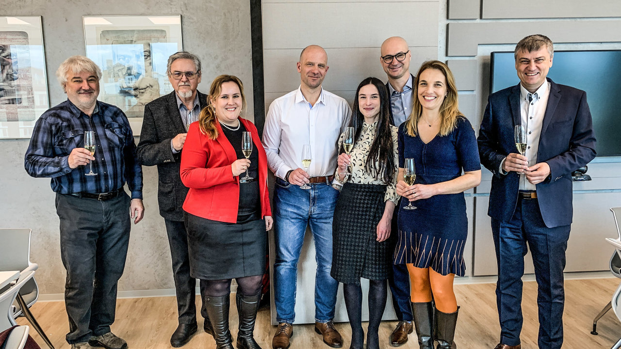 Fotografie z closingu AXIOM PROVIS