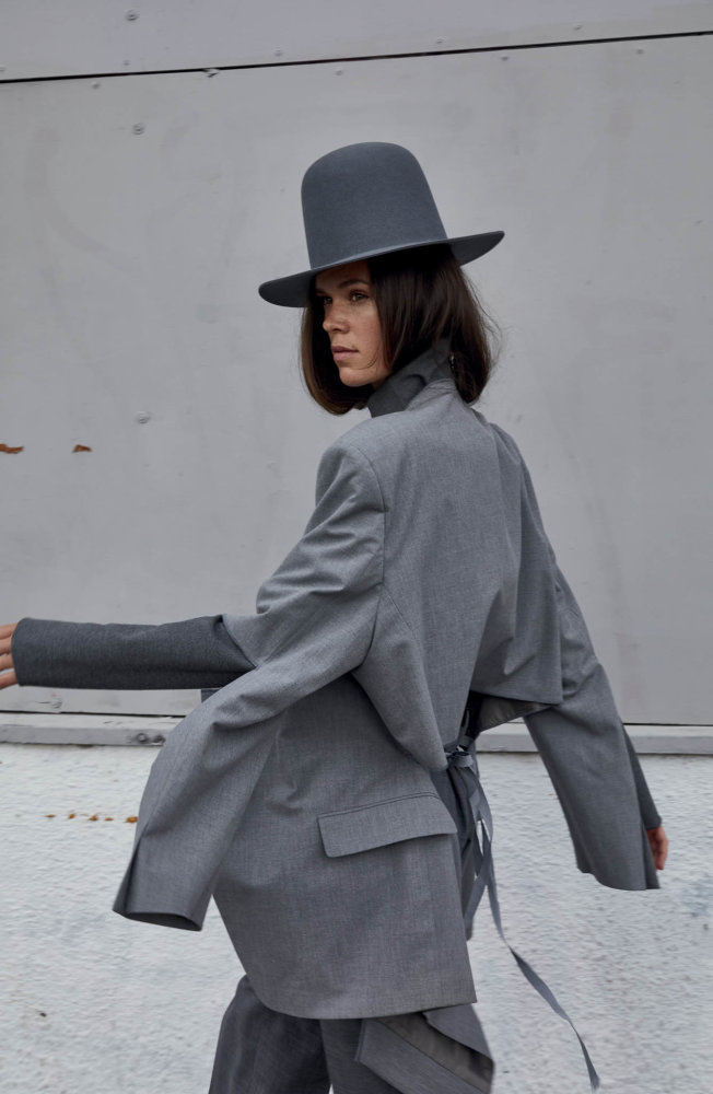 Modely Jakuba Polanky z kolekce FW 2020. Klobouky vznikly ve spolupráci Jakuba Polanky a firmy Tonak.
