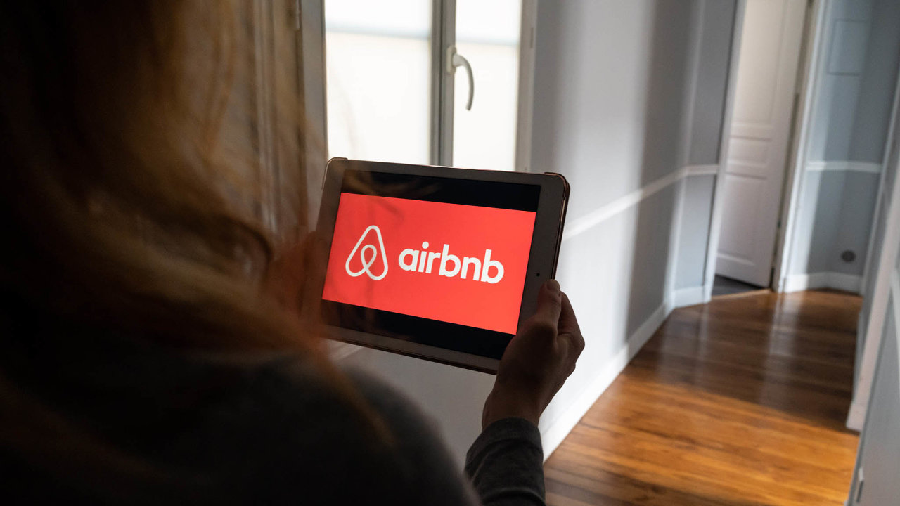 Spolenost Airbnb spn vstoupila na burzu.
