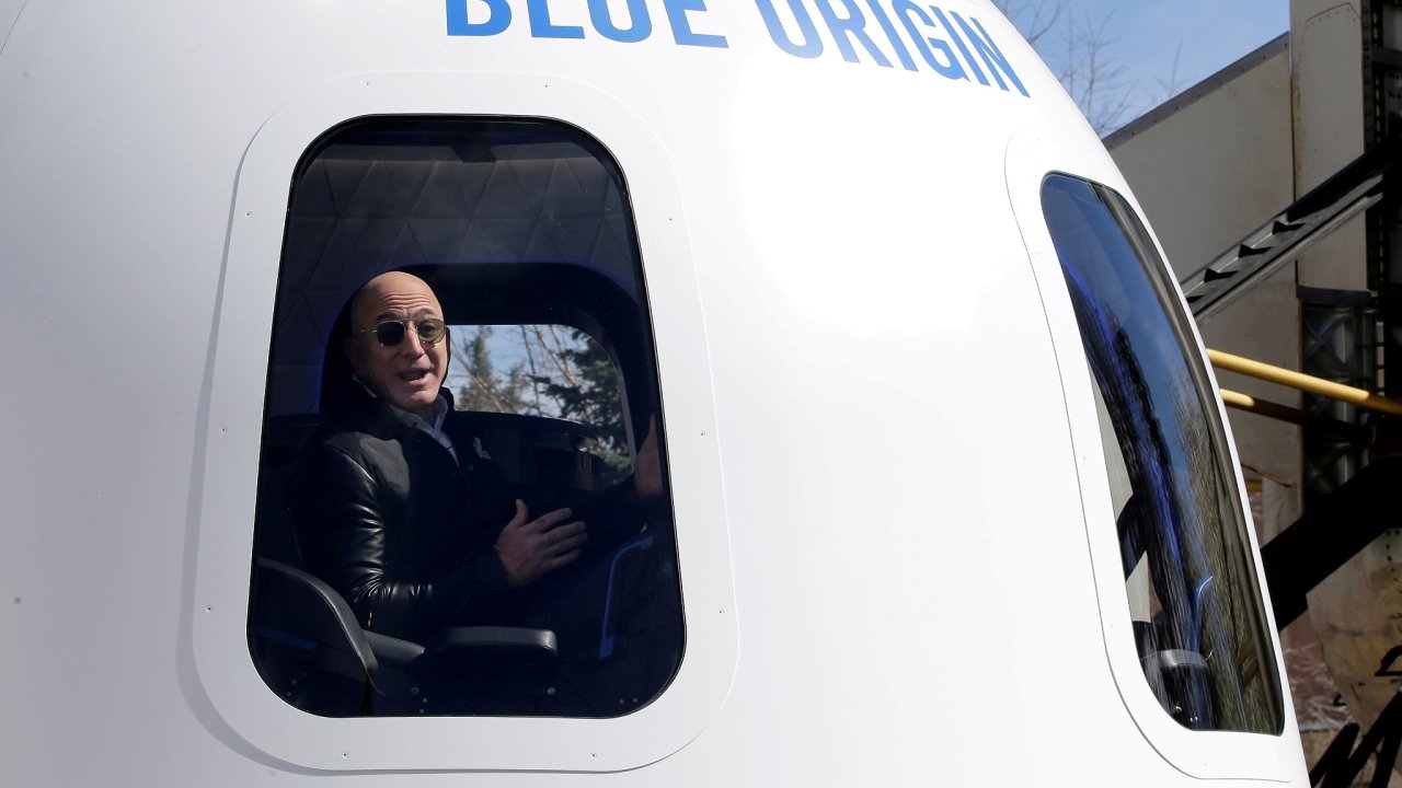 Jeff Bezos a Blue Origin