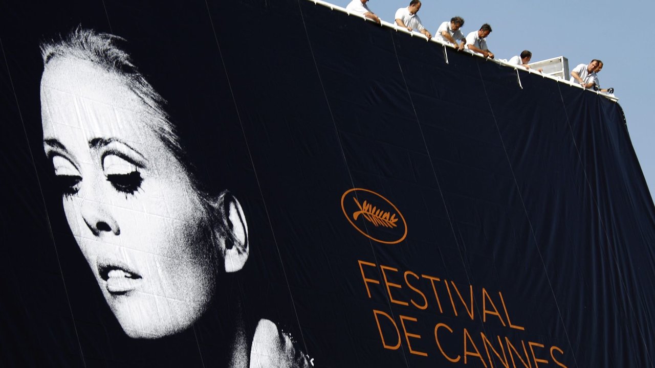 Plakt letonho ronku filmovho festivalu v Cannes vyuil starho snmku americk hereky  Faye Dunawayeov