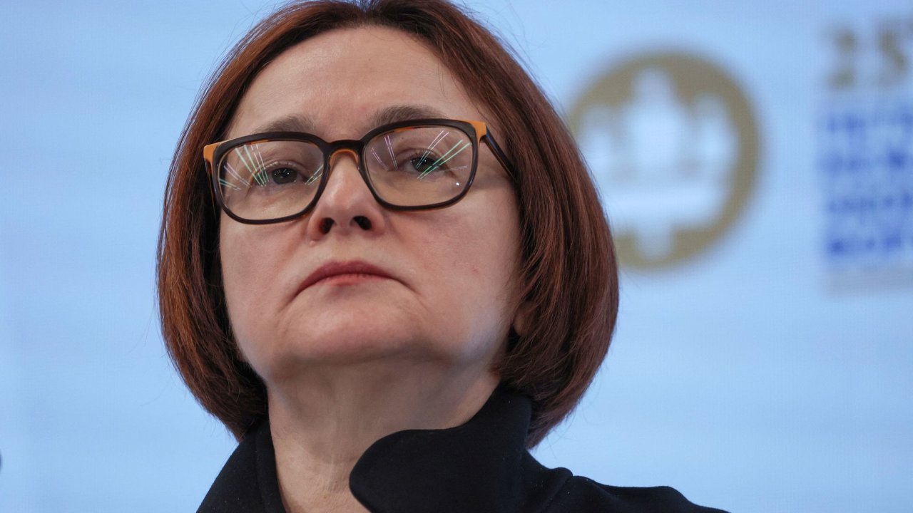 Zachránila ruskou ekonomiku – a napomáhá válce. Elvira Nabiullinová, šéfka centrální banky.