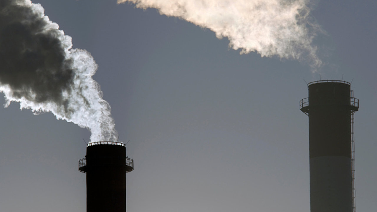 V oblasti energetiky má podle Carbon Trackeru výpoèet uhlíkové stopy hotový jen asi polovina firem.