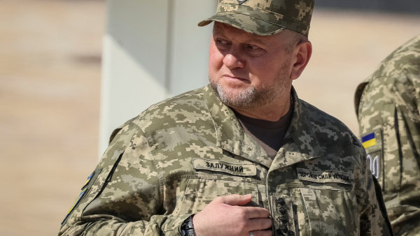 Je to pat, říká o válce velitel ukrajinské armády. Označil pět podmínek nutných k vítězství, vidí ale jen málo šancí na změnu