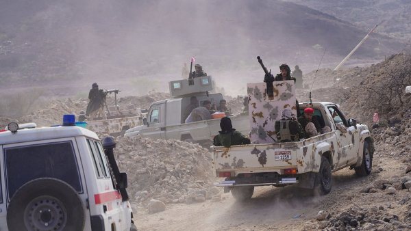 Jemen se rozpadá, Emiráty triumfují, Saúdové nevěří vlastním očím. Západ doufá, že nový stát pomůže ochránit tankery