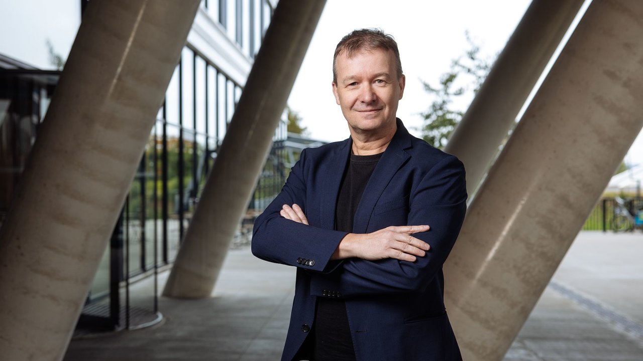 Petr Honzejk, z�stupce ��fredaktora a ��fkoment�tor HN, koment��e, foto PORT 7