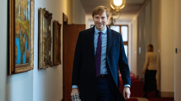 Podle ministra Adama Vojtěcha byla debata dlouhá a složitá. Pondělní krok ani...