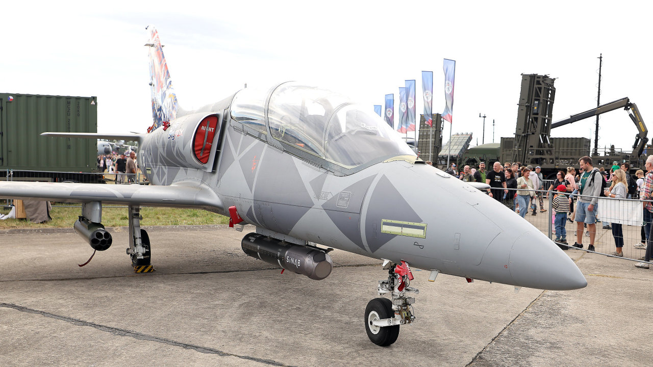 Dny NATO v Ostrav� & Dny Vzdu�n�ch sil Arm�dy �R, cvi�n� letoun L-39 Skyfox,...