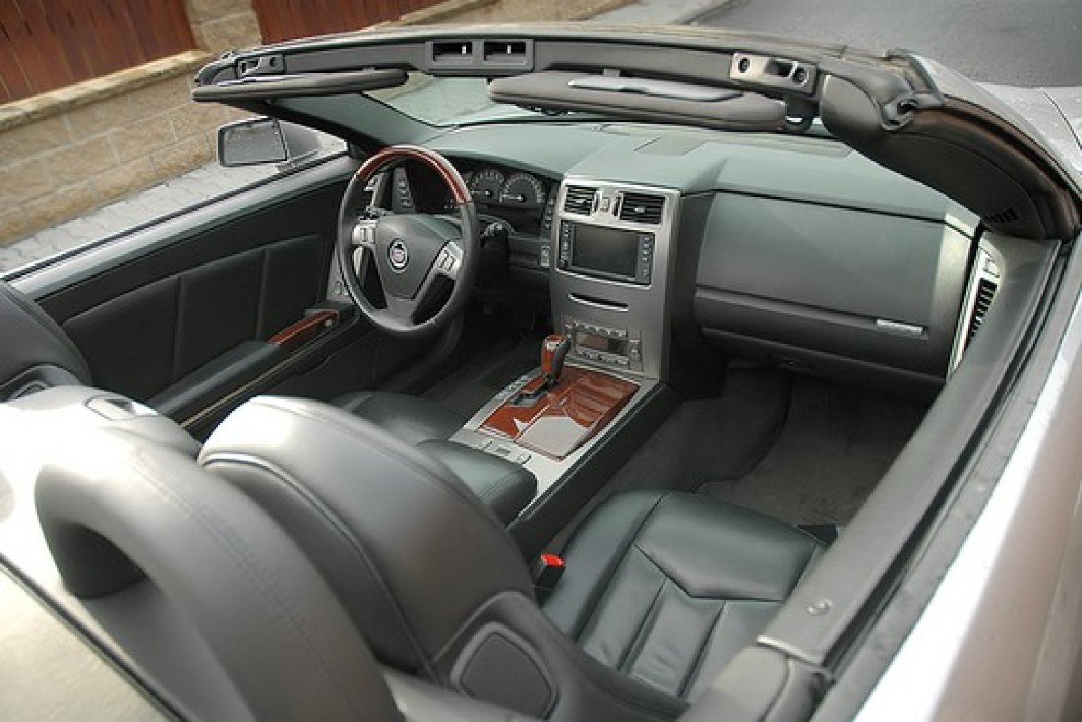 cadillac-xlr-16__550x367_.jpg Cadillac XLR