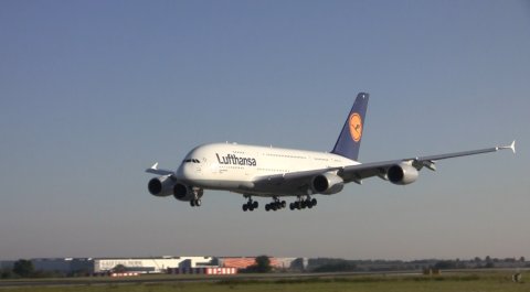 a 380 foto