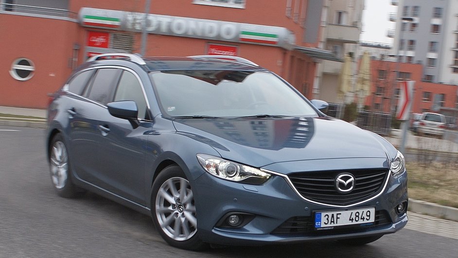 Nov Mazda 6 pispv k rapidnmu rstu znaky v esku