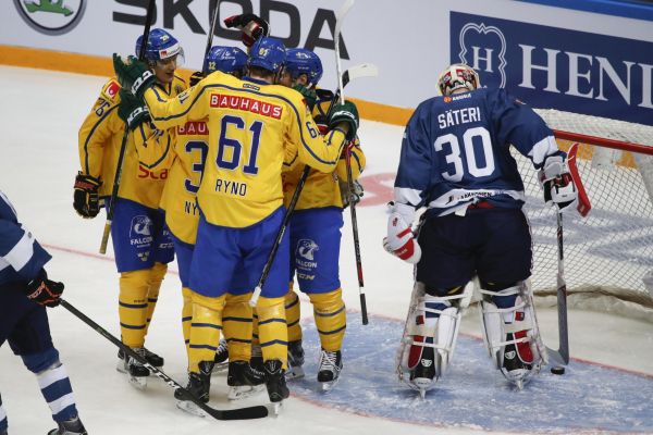 Hokejist&eacute; &Scaron;v&eacute;dska porazili Finsko a vyhr&aacute;li Channel One Cup