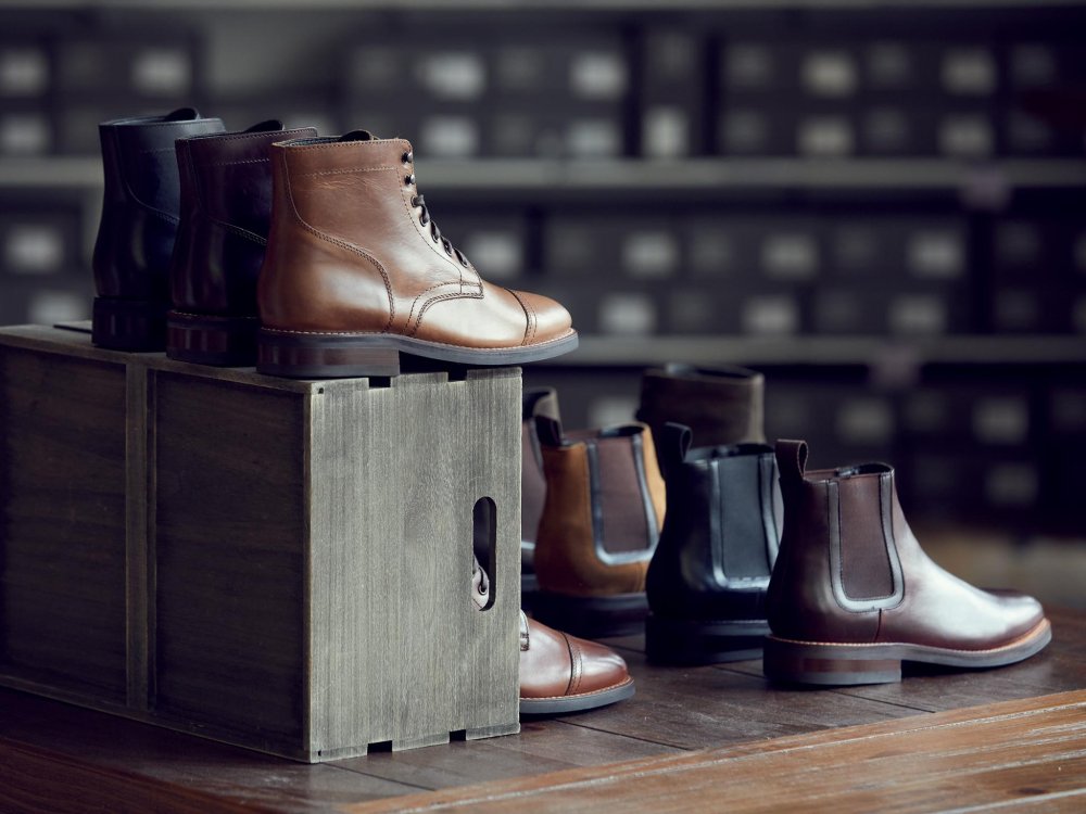 Thursday Boots dnes nosí lidé ve více než 70 zemích světa, mezi nimi i řada slavných – včetně herečky Katie Holmes nebo dánské modelky Niny Agdal.