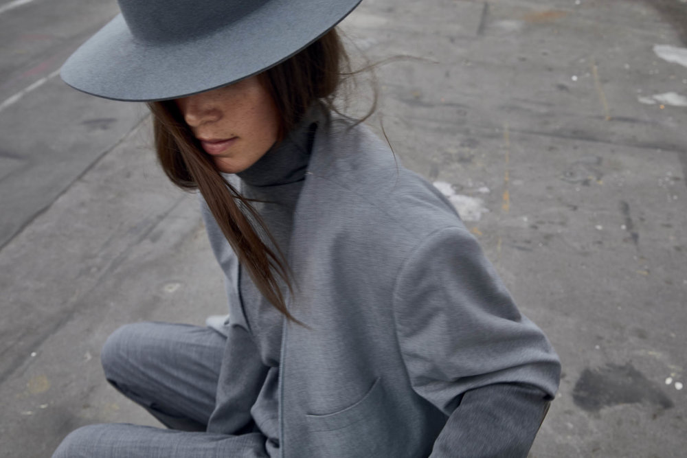Modely Jakuba Polanky z kolekce FW 2020. Klobouky vznikly ve spolupráci Jakuba Polanky a firmy Tonak.