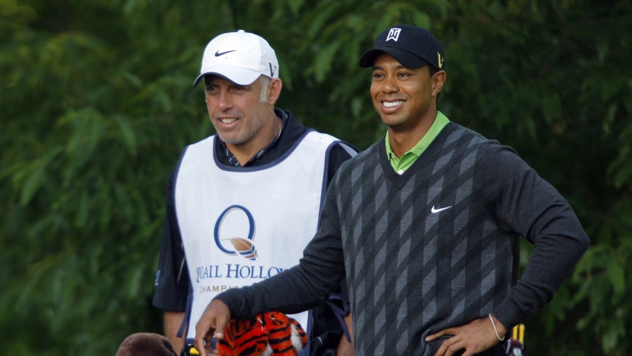 Steve Williams (vlevo) a Tiger Woods.