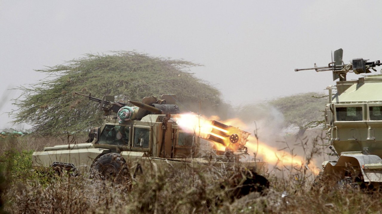 Vojci Africk unie bojuj se somlskmi ozbrojenci Al-Kidy, ilustran foto