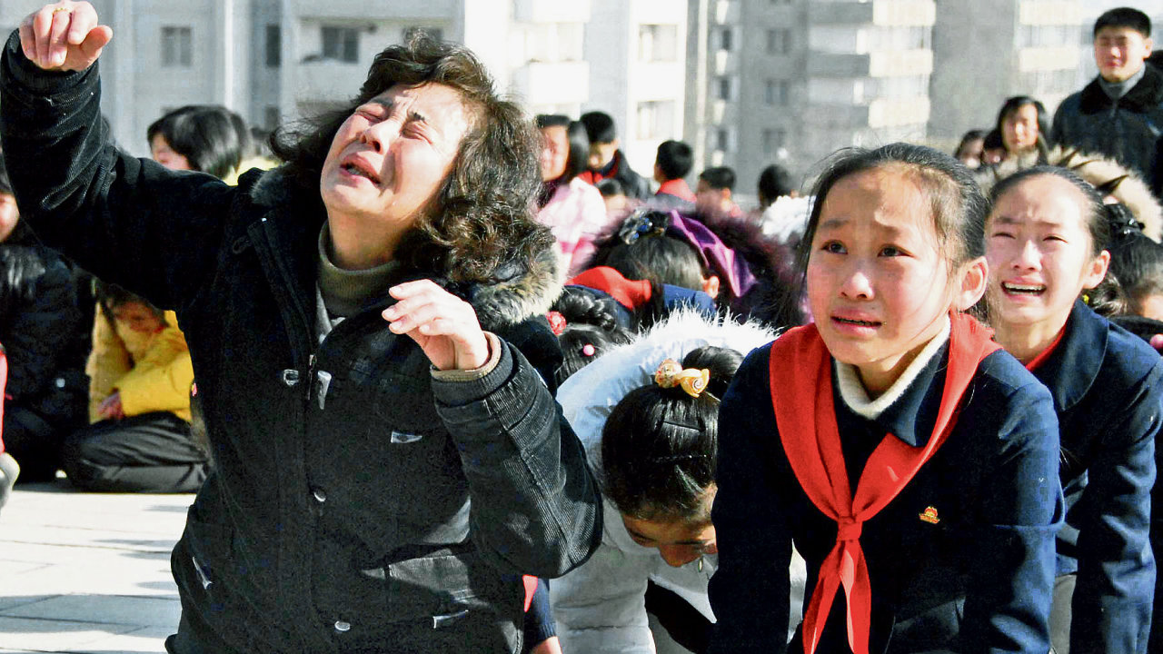 Severokorejci truchlí za zemøelého vùdce