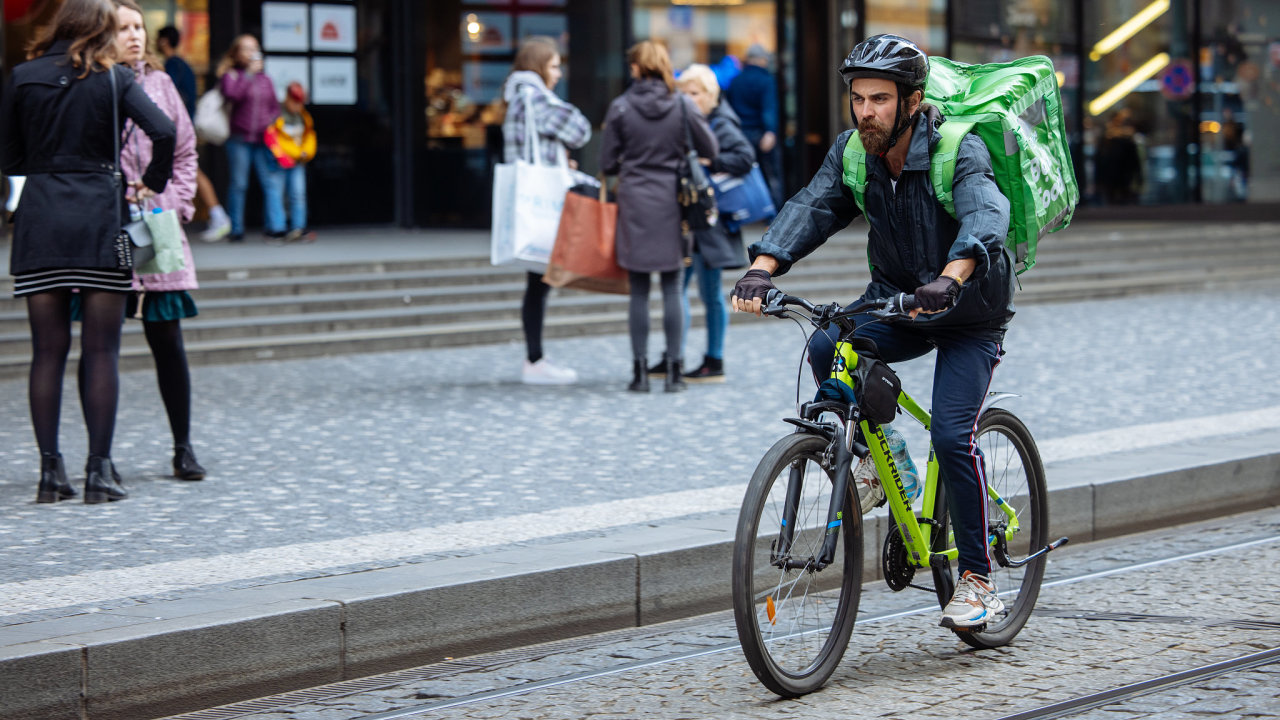 kur�r, Bolt, rozvoz j�dla