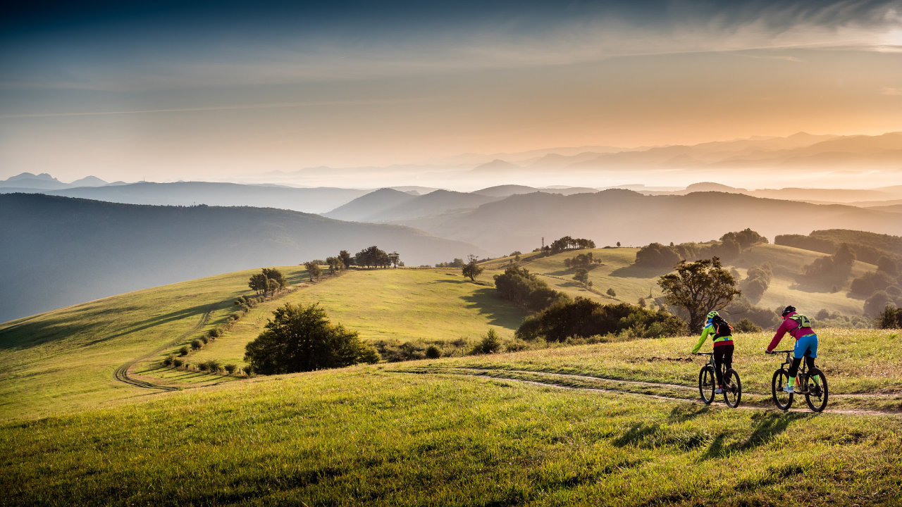 B�l� Karpaty