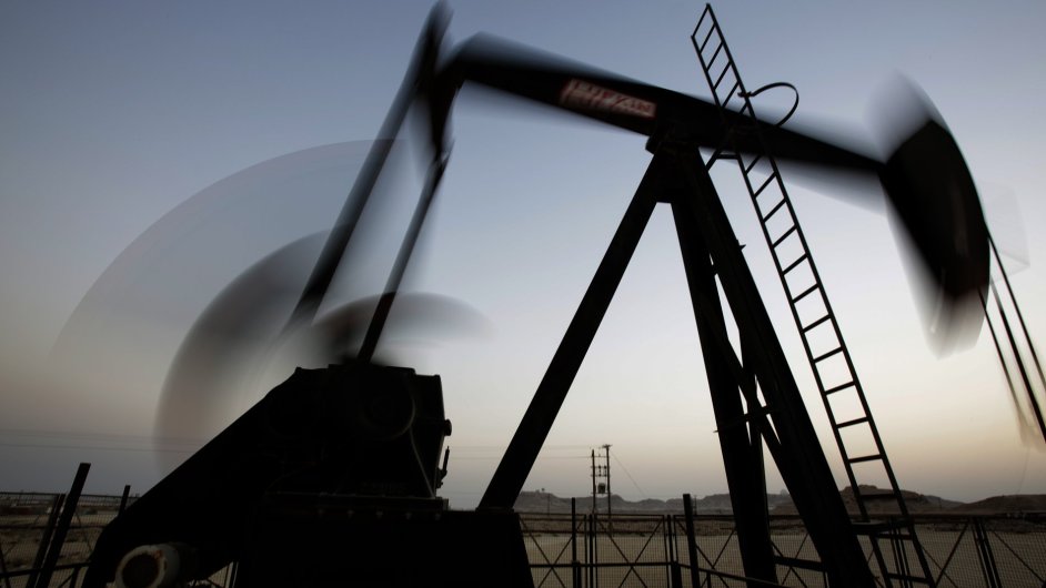 Ropn spolenost UKOG nalezla v Britnii rekordnch 100 miliard barel ropy. Ilustran foto