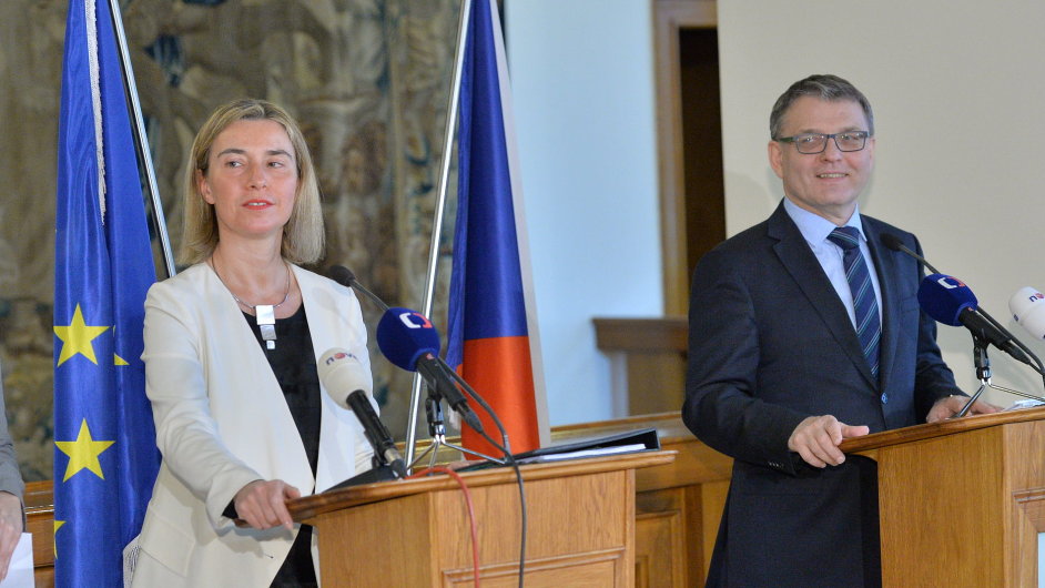 fka diplomacie Evropsk unie Federica Mogheriniov na schzce s eskm ministrem zahraninch vc Lubomrem Zaorlkem.