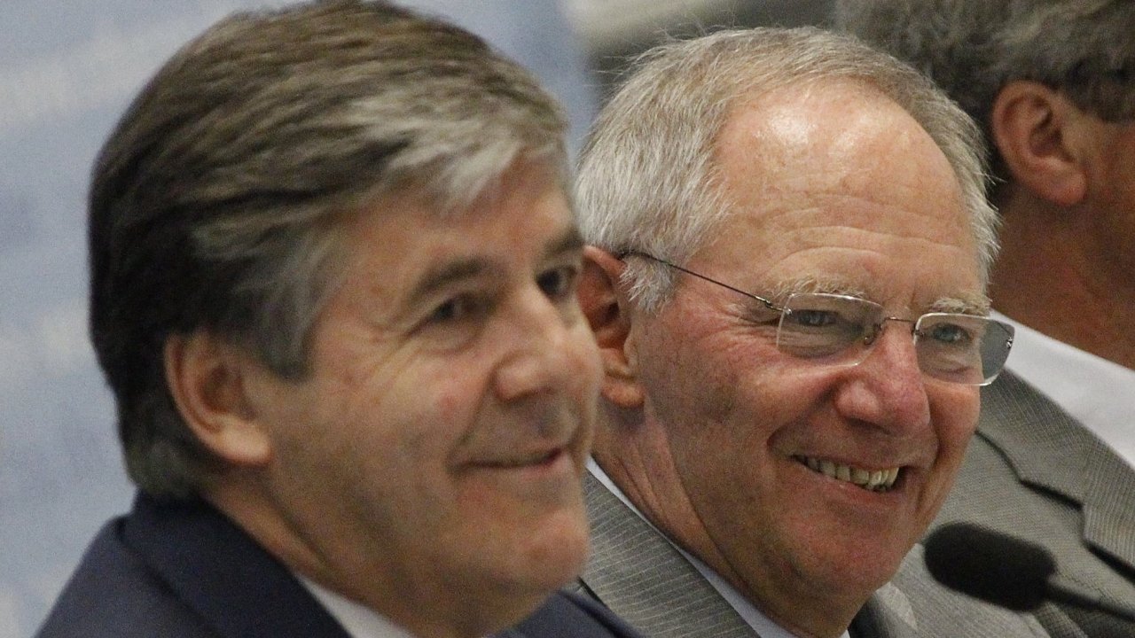 Nmeck ministr financ Wolfgang Schuble a f Deutsche Bank Josef Ackermann (vlevo)